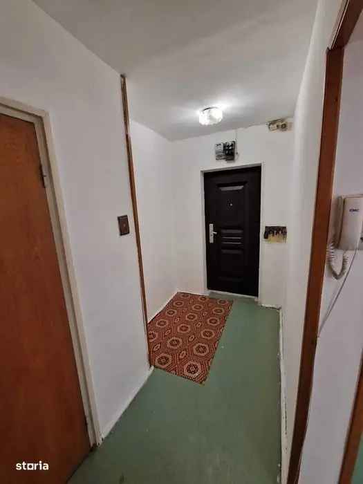 Vânzare apartament 3 camere decomandat zona Doamna Ghica