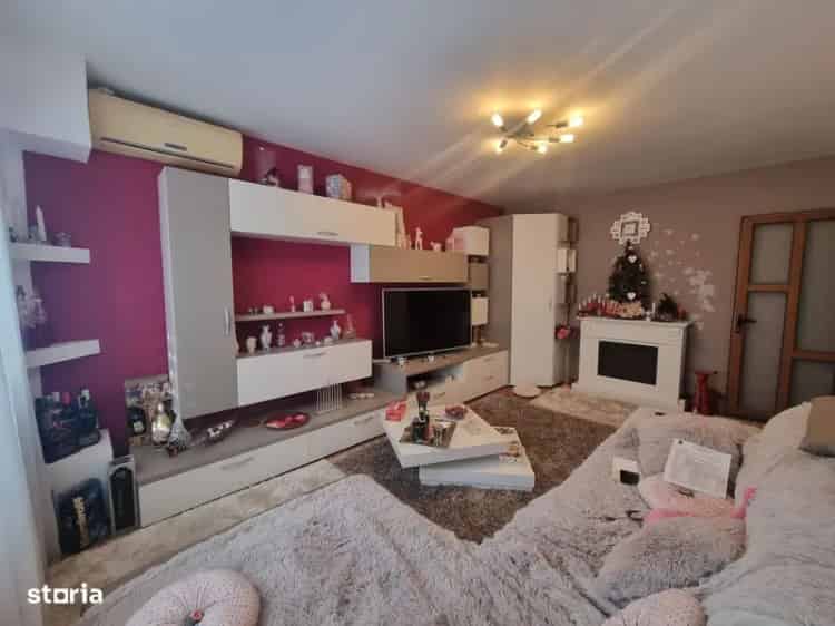 Apartament cu 3 cam, dec, 75 mp, 2 bai, balcon, Nicolina - 160000 euro