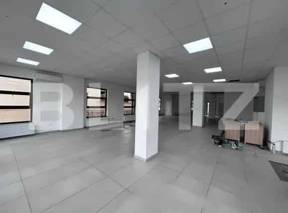 Spatiu Comercial 240 mp Central Constructie Noua