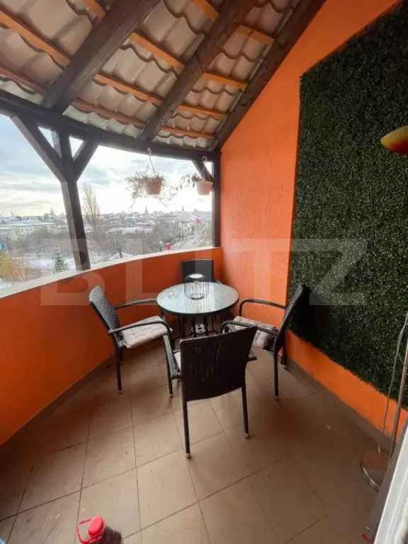 Apartament de vânzare 3 camere Baritiu cu balcon și parcare