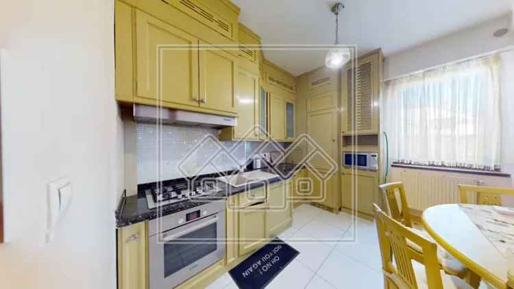 Apartament de inchiriat  3 cam., 85 mpu, decomandat  Zona Centrala