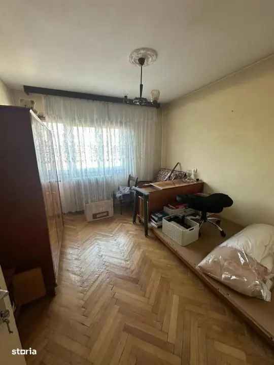 Vanzare apartament 3 camere Podu Ros-Primaverii fara risc seismic