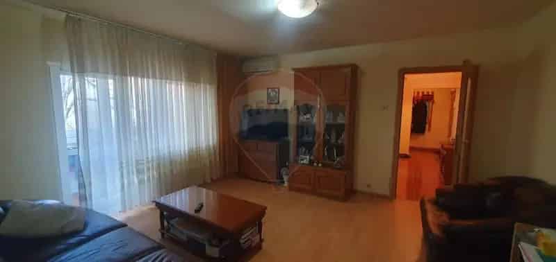 Apartament 3 camere de vanzare zona 1 Mai Craiova