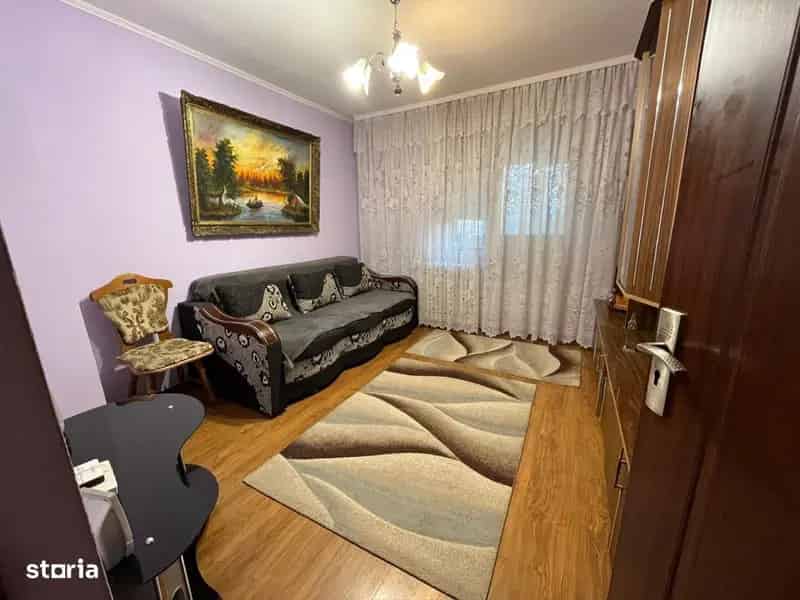 Apartament 5 camere decomandat Far 100mp