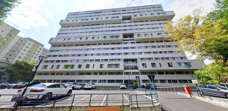 Apartament 3 camere de vanzare in sector 2 Bucuresti cu logie si etaj 13