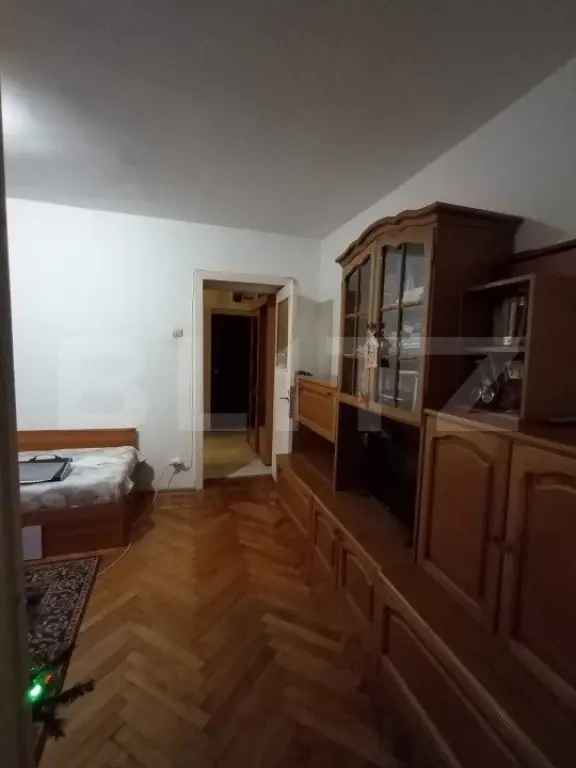 Vânzare apartamente 2 camere semidecomandate în Târgoviște cu boxă și balcon