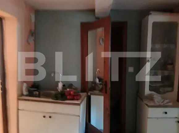 Vanzare casa in Rasnov cu teren generos si potential de renovare