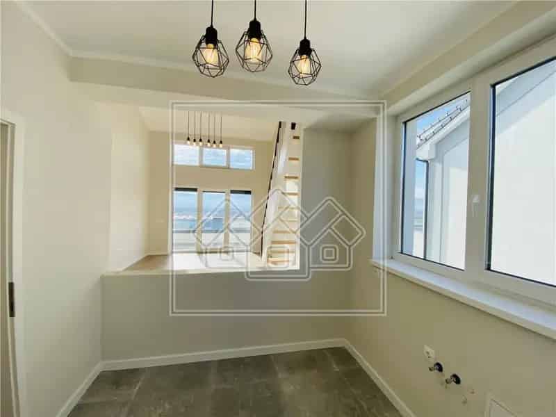 Penthouse 102 mp 3 camere Sibiu La Cheie