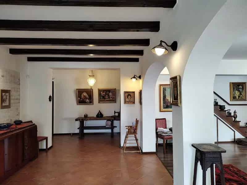 Vilă 5 camere Iancu Nicolae Stil Mediteranean De Inchiriat