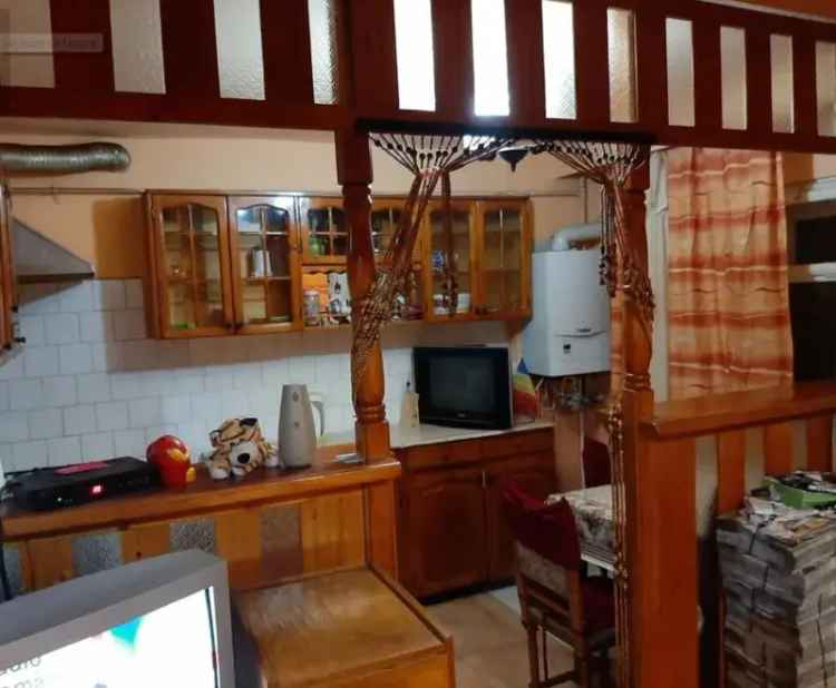 Garsoniera de vanzare situata in zona Cetate. Pret vanzare 32000 Euro.