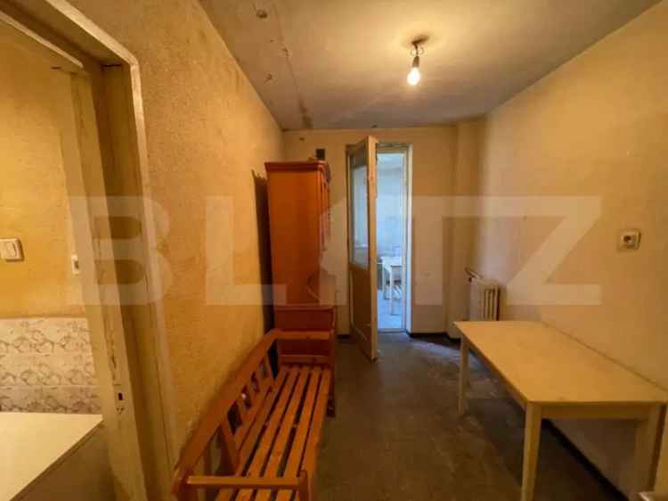 Vand apartament 2 camere etaj 2 Bulevardul Republicii renovabil