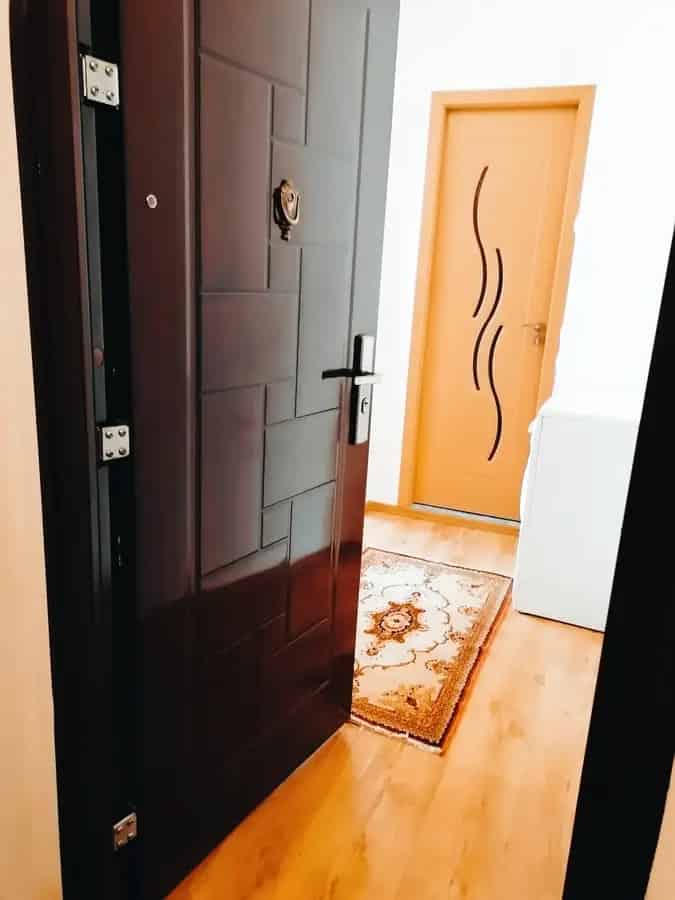 Garsoniera Crangasi 100m Metrou