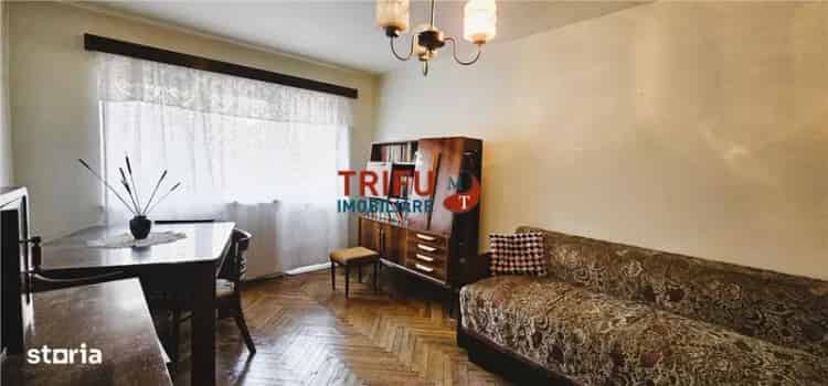 Apartament 2 camere de vanzare et.1 strada Closca