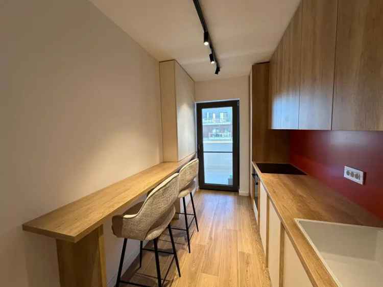 Inchiriere apartament 2 camere modern cu parcare subterana in complex nou