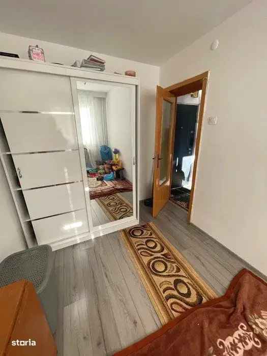 Vanzare apartamente 3 camere etaj 1 Podu Ros cu centrala termica