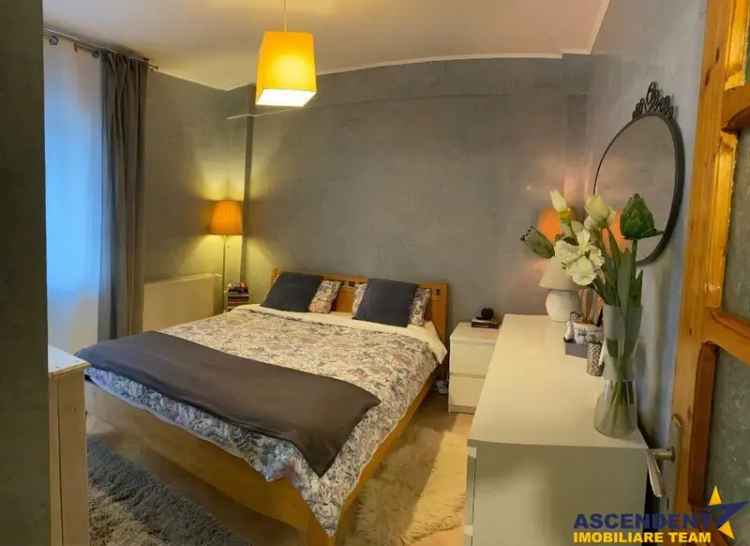 Apartament de vanzare 3 camere in Centru Civic Brasov cu parcare