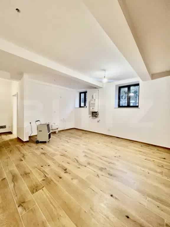 Apartament 3 camere Ultracentral 60 5 mp Modern Luminos
