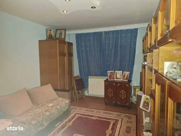 Apartament 2 camere Micro 17 Decomandat 44mp Etaj 1