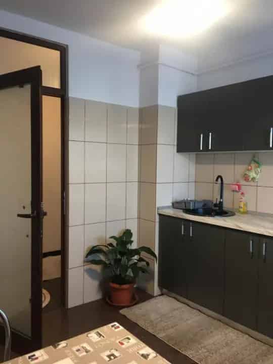 Inchiriere Apartament 3 Camere Fratii Golesti
