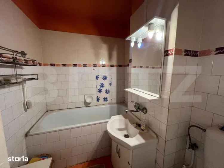 Apartament cu 5 camere, etaj 1, 112 mp, zona liceului Economic