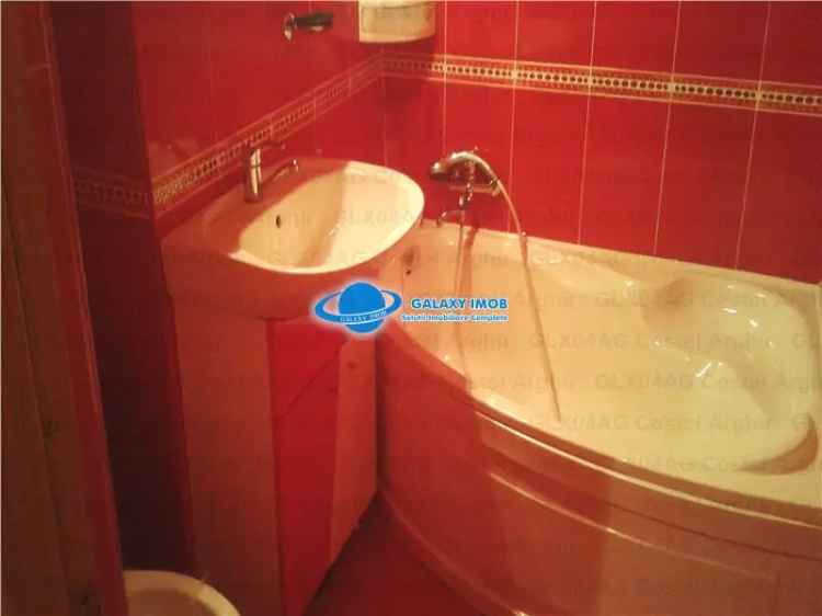 Vand apartament 3 camere SD, et 2/4, Craiovei-Negoiu, stradal