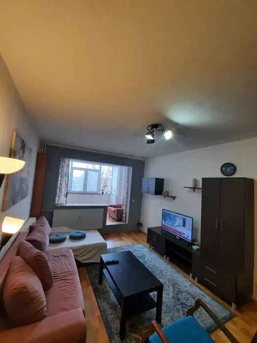 Închiriere apartamente 2 camere Titan cu balcon 9m pătrați