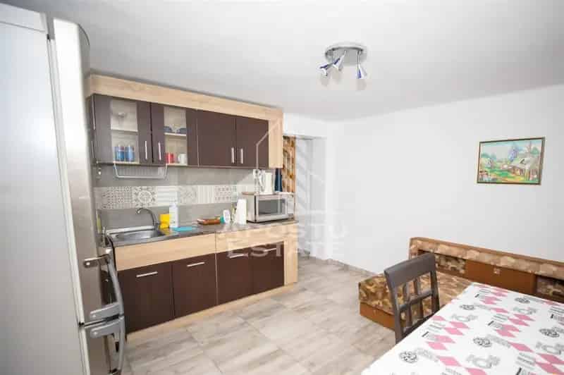 Apartament Parter Curte Comuna Terasa 50mp