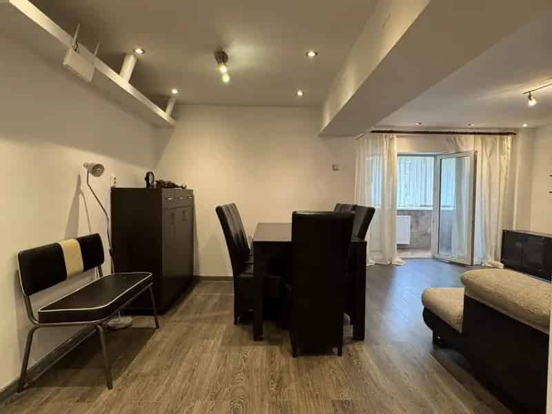 Apartament 3 camere Etaj 2 Decomandat Renov Mobilat Utilat Titulescu