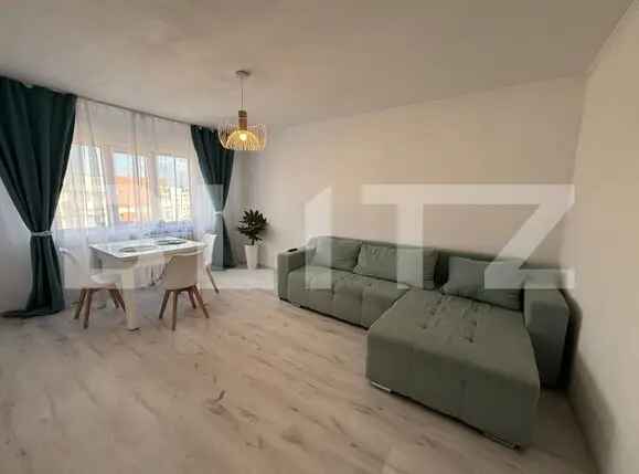 vanzare apartament 3 camere decomandat in Centru cu vedere panoramica