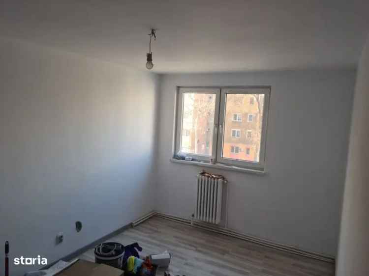 Apartamente de vânzare, 3 camere, etaj 2, lângă pietonala Traian Vuia