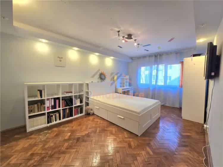 Apartament 3 camere Decebal Oradea