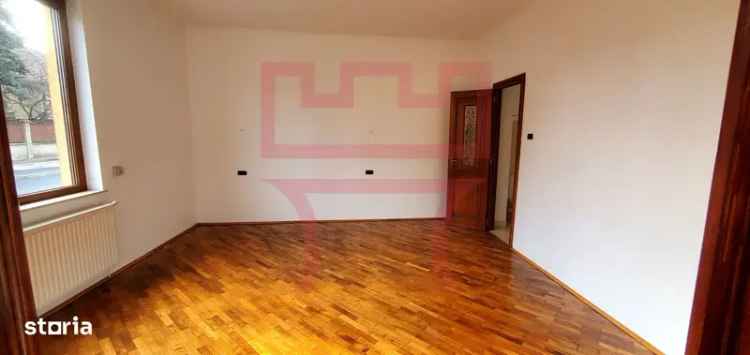 Vanzare apartament semicentral str Albini cu expunere stradala