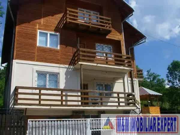 Apartament 3 camere Vila Valea Doftanei Teren 477 mp