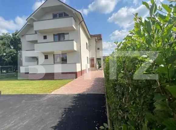 Apartament de 3 camere, 2 balcoane, 93 mp, etaj 1