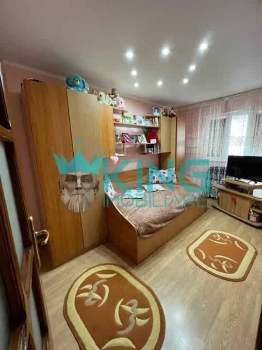 Apartament 3 camere decomandat Micro 20