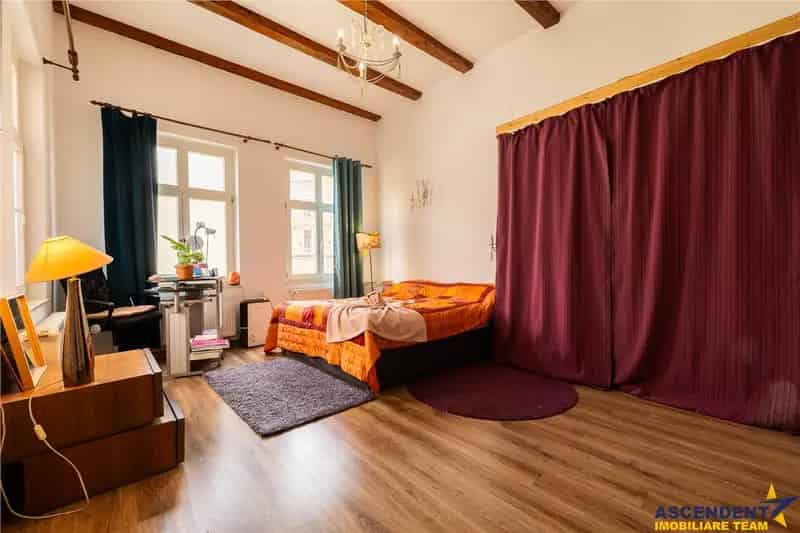Vand Spatiu Comercial Apartament si Teren Brasov