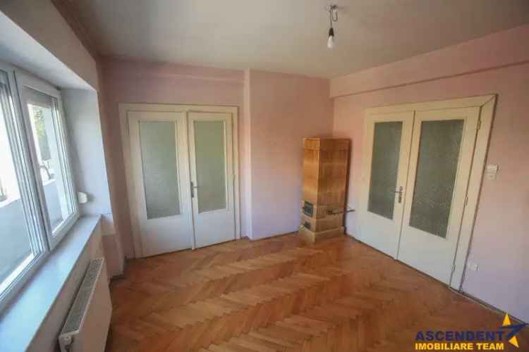 Apartament de vânzare 3 camere în Centru Civic Brașov