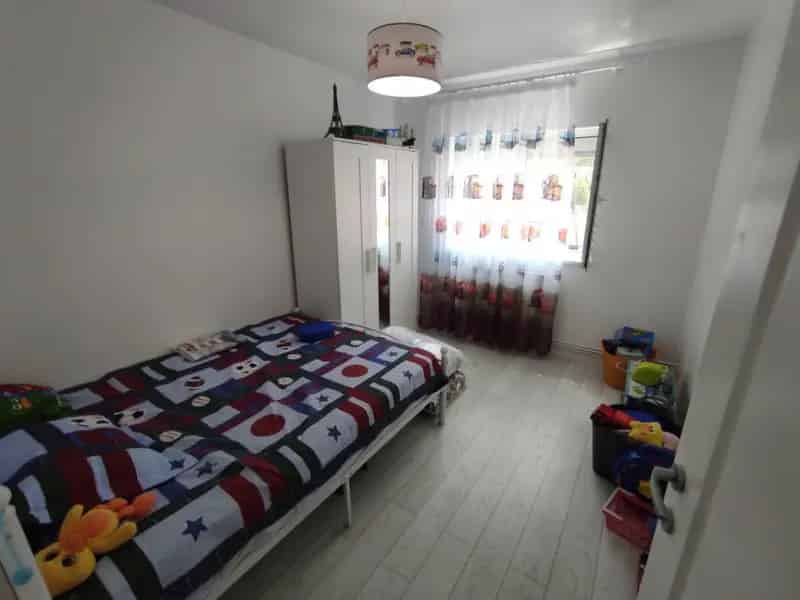 Apartament 3 camere decomandat Nicolina renovat