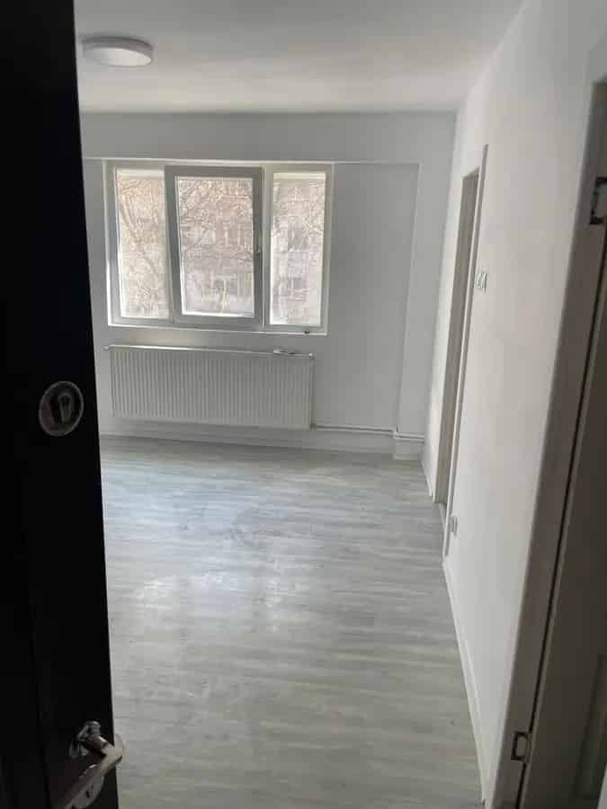 Apartament 24 mp Pantelimon - Renovata - Centrala Termica
