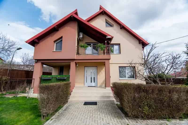 Casa spatioasa Stefanesti Arges 6 camere teren 806mp