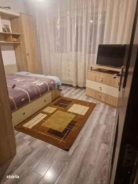 Vand apartament 3 camere decomandat in zona centrala pe str Dunarii