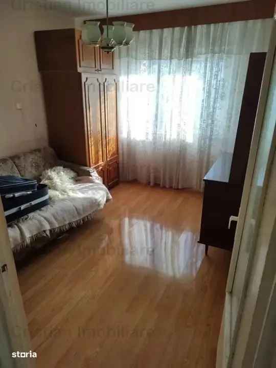 Vânzare apartamente 3 camere Buzaului decomandat etaj 3 bine întreținut