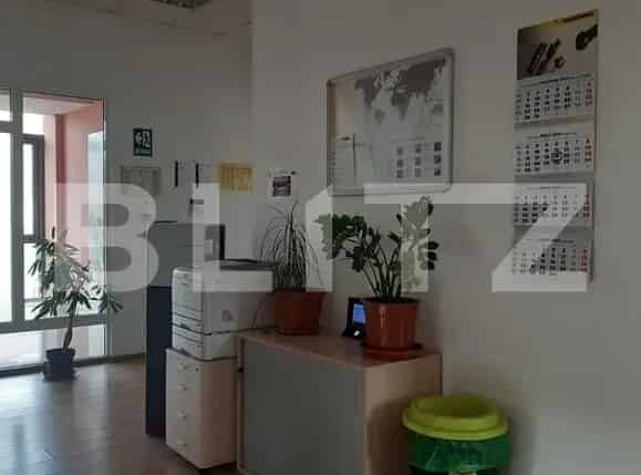 450 MP Birouri Open Space Etaj Cladire Moderna 12 Locuri Parcare