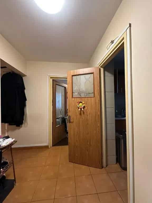 Apartament 3 camere decomandat Giurgiului Luica