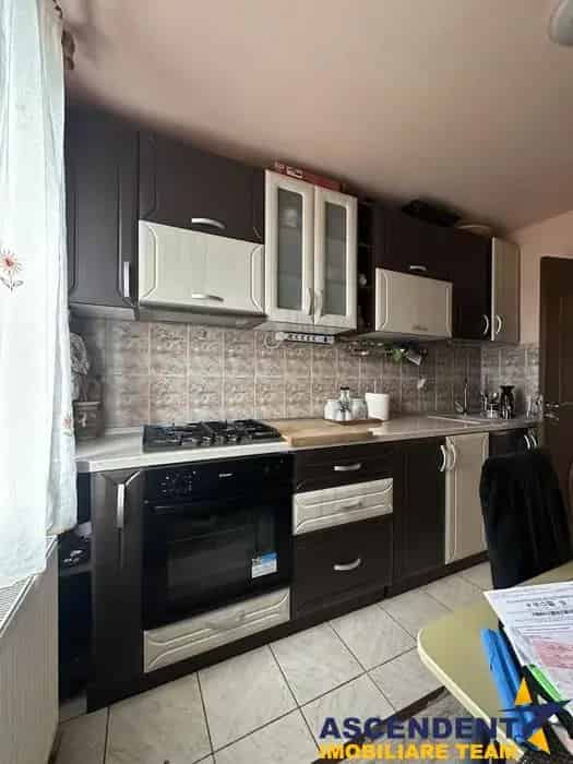 Apartament 4 camere decomandat 78 mp Etaj 2 4