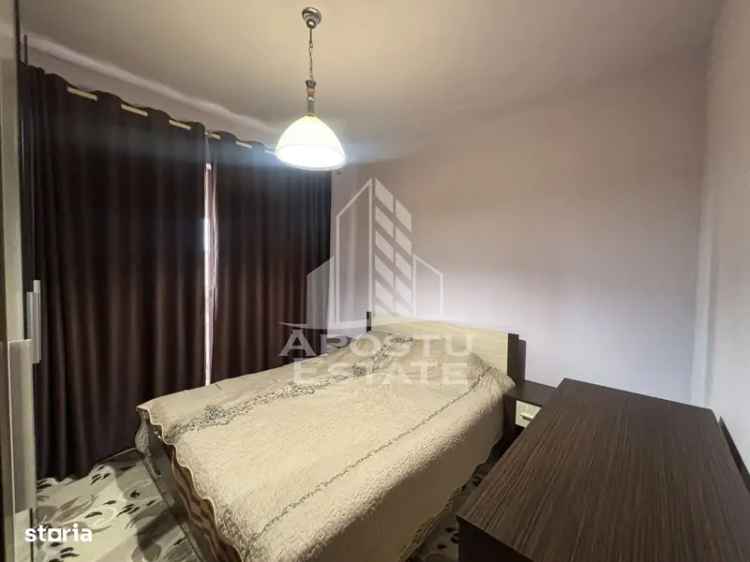 Apartament de vanzare 3 camere decomandat in zona Sagului