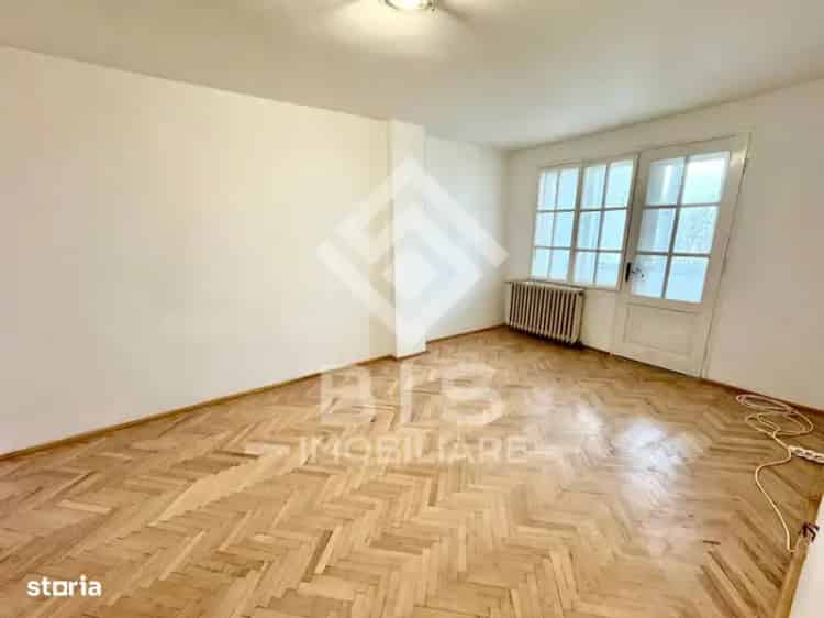 Apartament 3 cam. 1 Decembrie- Prefectura