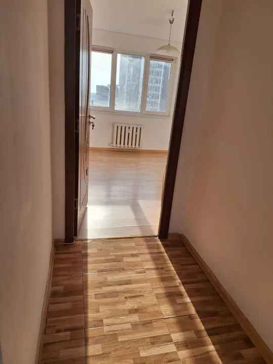 Inchiriere apartamente 3 camere Grivita Metrou etaj 5