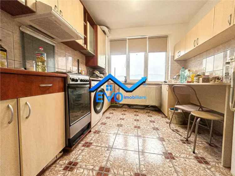 Apartament de vanzare cu 3 camere, Alexandru cel Bun, reper Piata Voievozilor