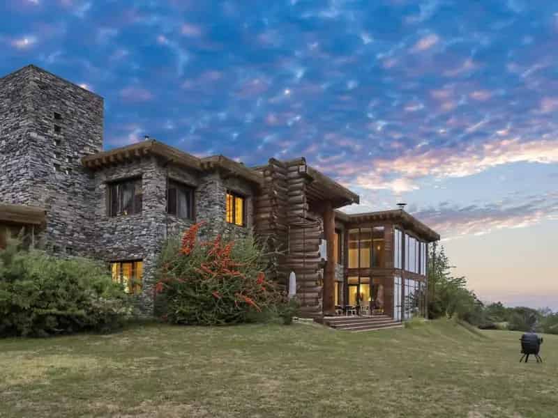 Carpathian Estate - Proprietăți contemporane de lux